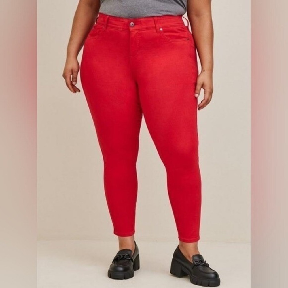 Torrid Bombshell Skinny Jeans Red Super Soft Stretch Women's Size 26